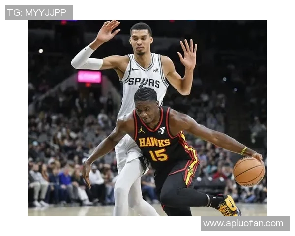 文班亚马新秀赛季表现惊艳场均20分10篮板3盖帽引领潮流