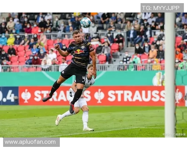 法甲激战斯特拉斯堡迎战雷恩双方争夺关键积分之战