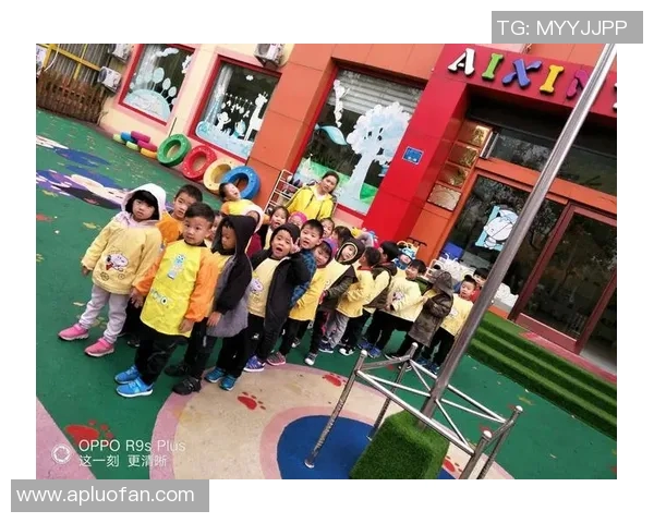 火箭队与骑士队激战正酣NBA赛场精彩瞬间回顾与分析